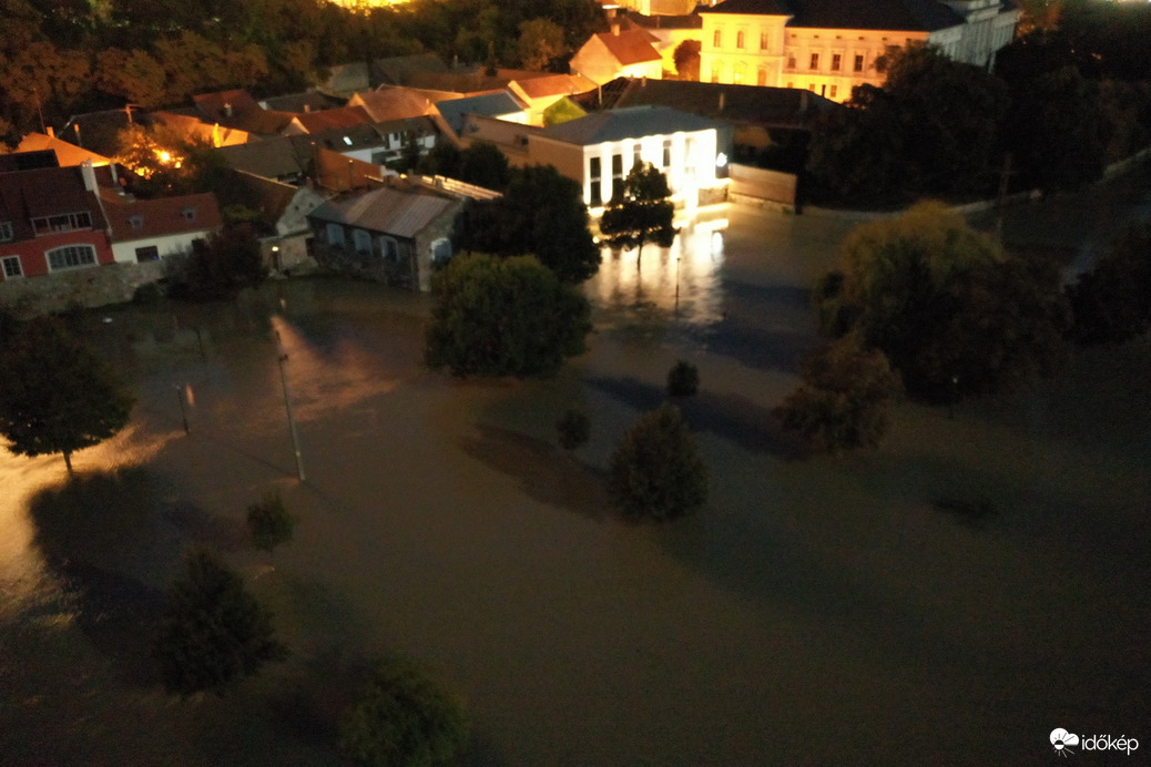 Víziváros víz alatt - Esztergom, 2024.09.19 hajnal