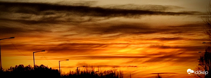 Lángoló naplemente