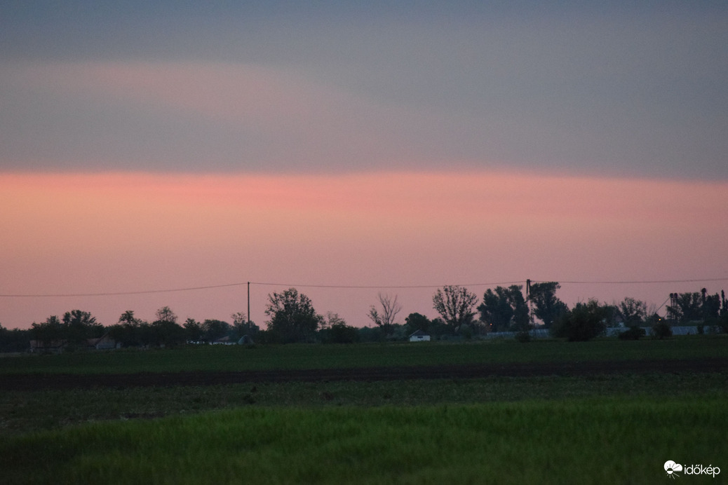 Mai napnyugta utáni színek Dévaványán 12