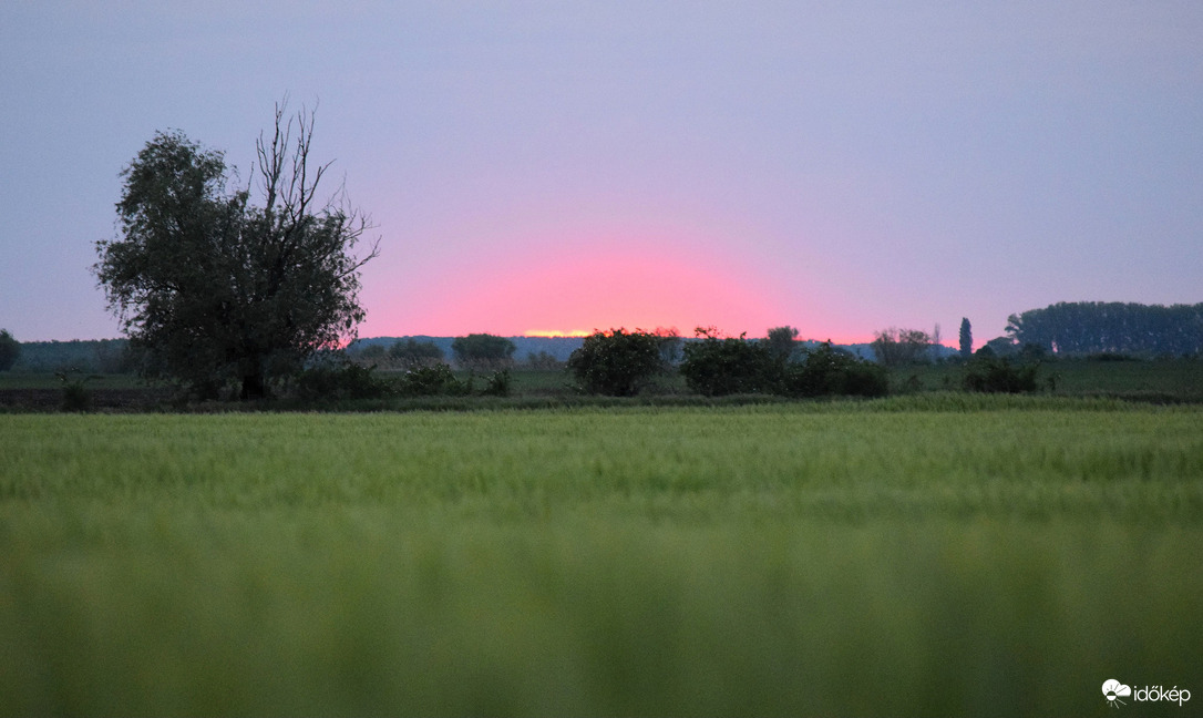 Mai napnyugta utáni színek Dévaványán 11