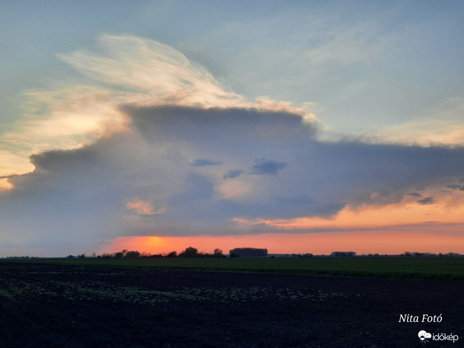 Napnyugta előtti színek 2