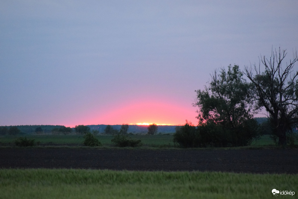 Mai napnyugta utáni színek Dévaványán 7