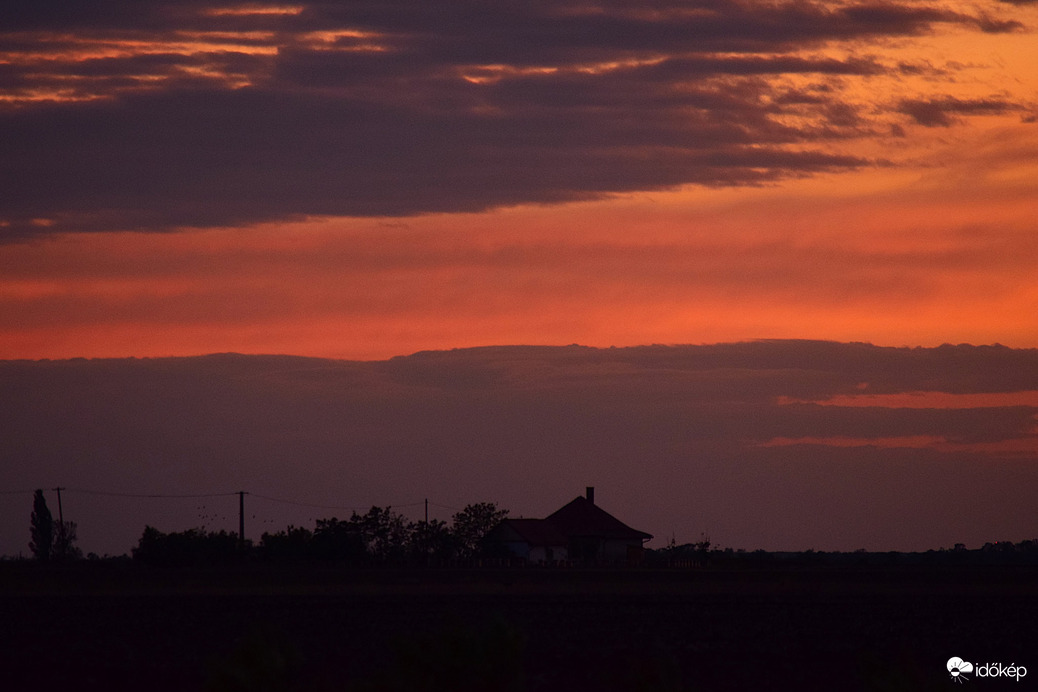 Esti színkavalkád Dévaványán