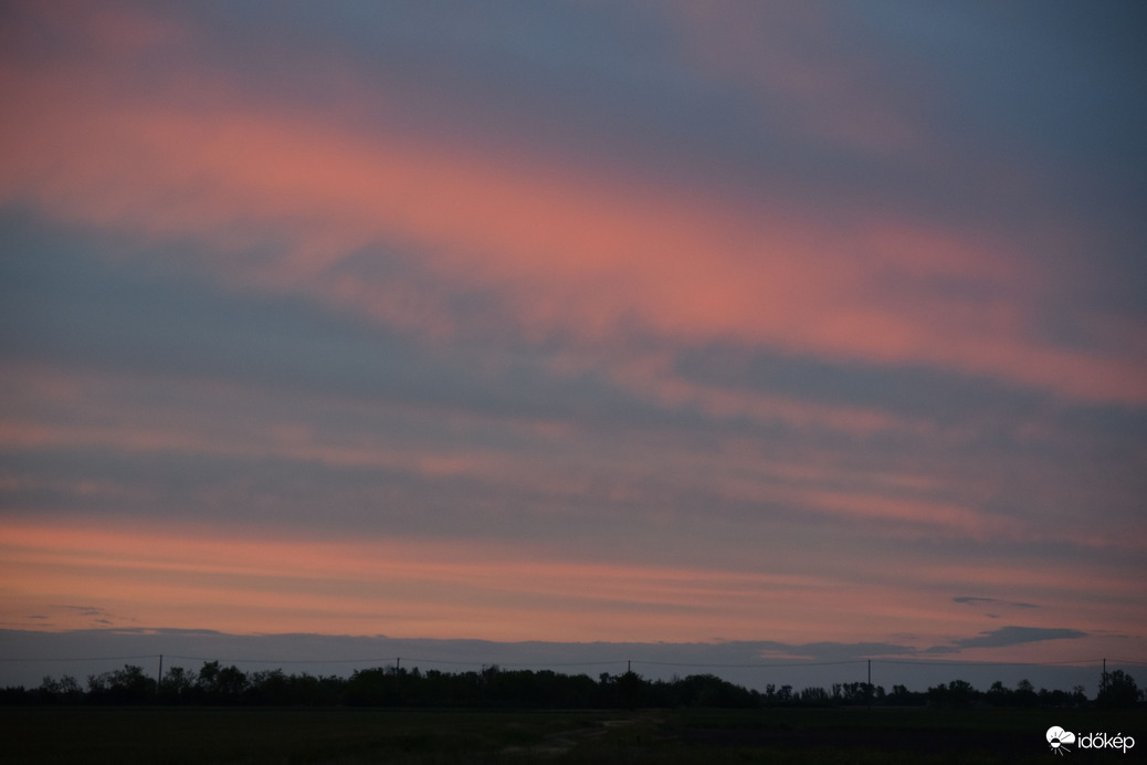 Tüzes színekben káprázott a mai neplemente 2