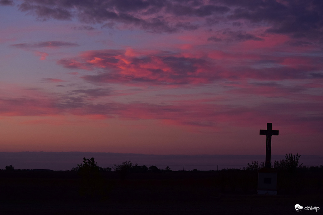 Esti színkavalkád Dévaványán