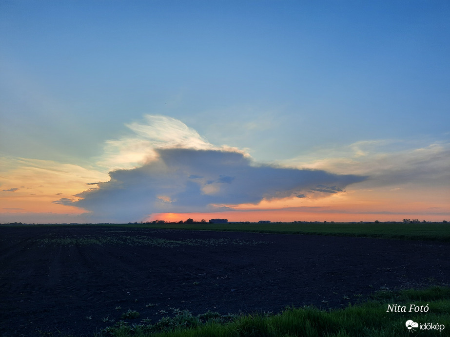 Napnyugta előtti színek 1
