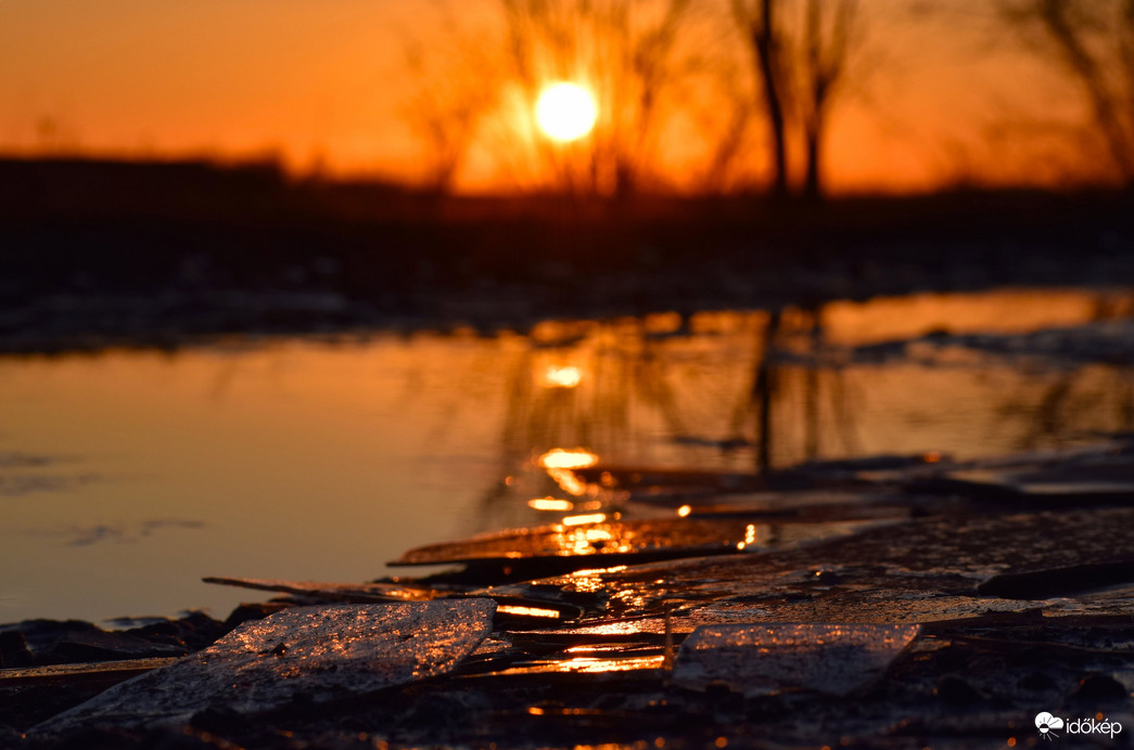 Jégtáblás naplemente, Dévaványa.  :-)
