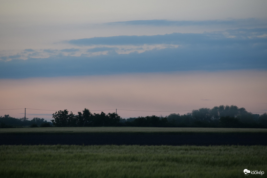 Naplemente utáni színek Dévaványán...