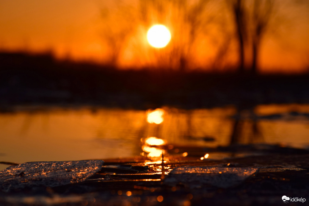 Jégtáblás naplemente, Dévaványa.  :-)