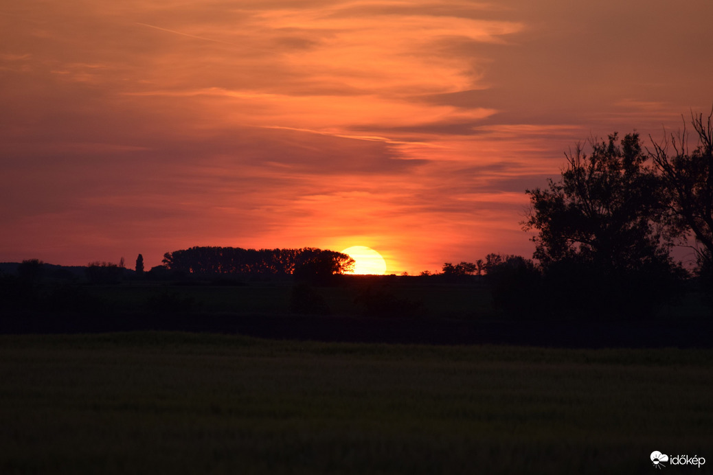 Lement a nap Dévaványán...