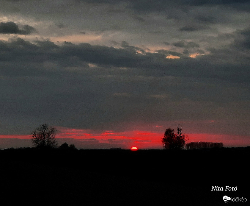 Majdnem lement a nap