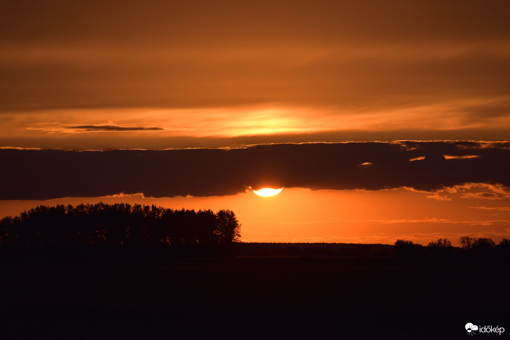 Napnyugta előtti percek Dévaványán 