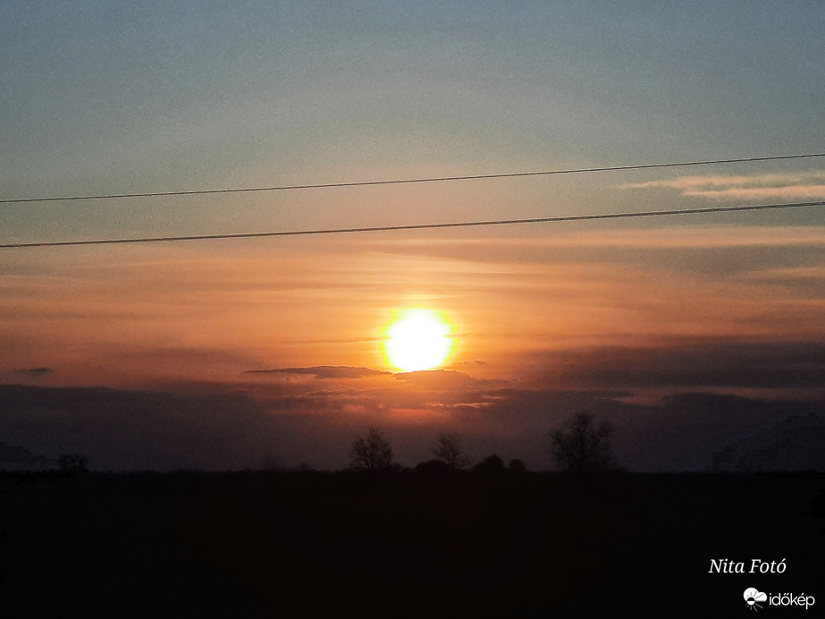 Mai napnyugta
