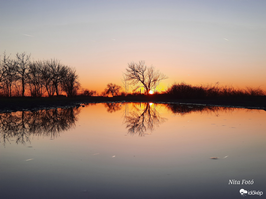 Naplemente a tükörben