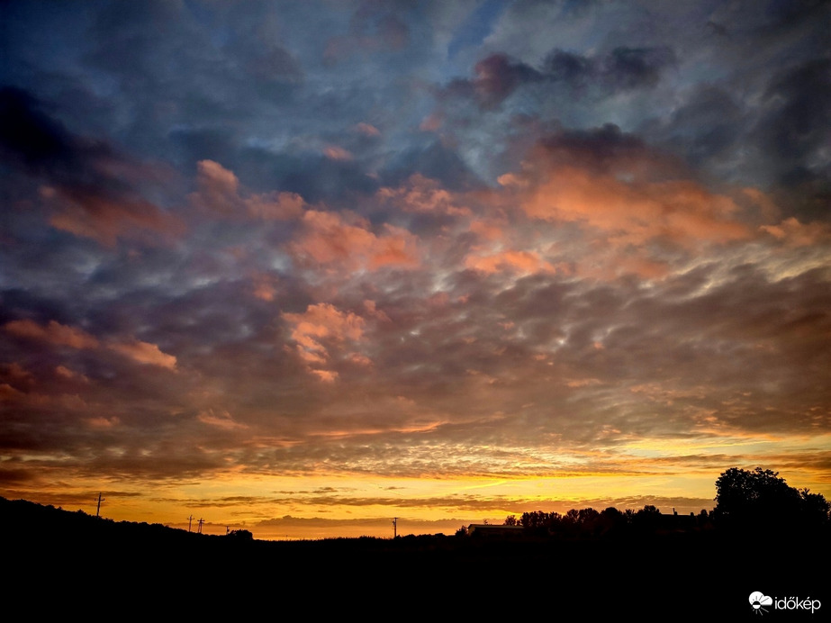 Fura színű felhők
