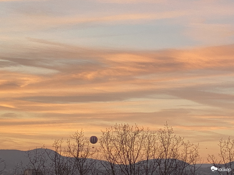 Naplemente és hőlégballon