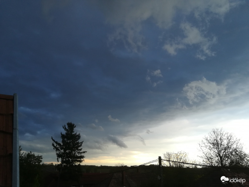 Mai érkező zivatar