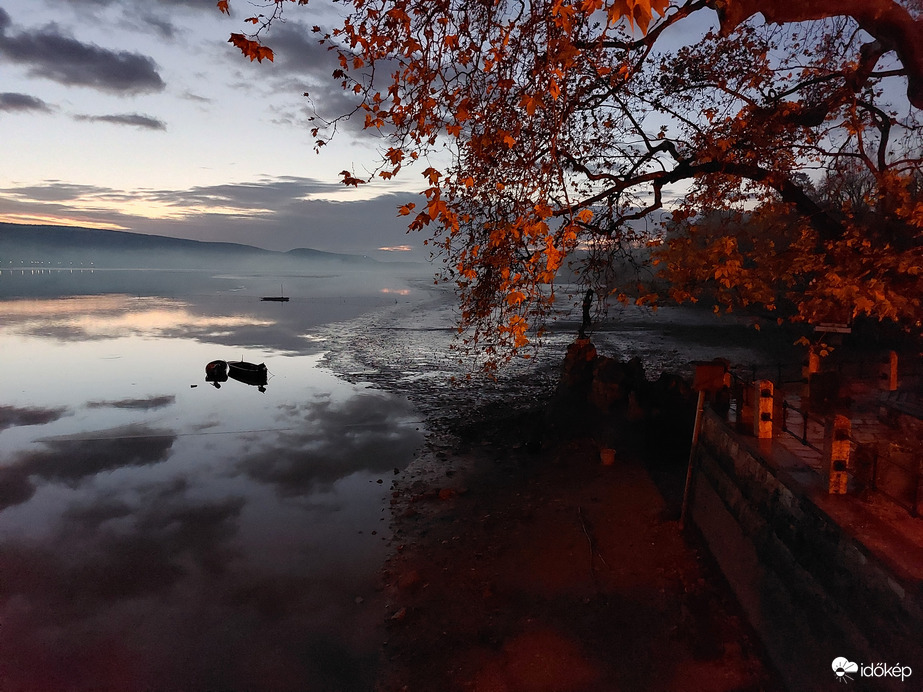 Hajnal a Tatai-tónál