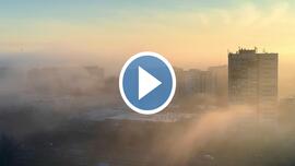 Hullámzó ködös reggel