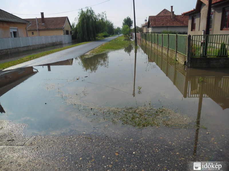 Balmazújváros az utcák víz alatt