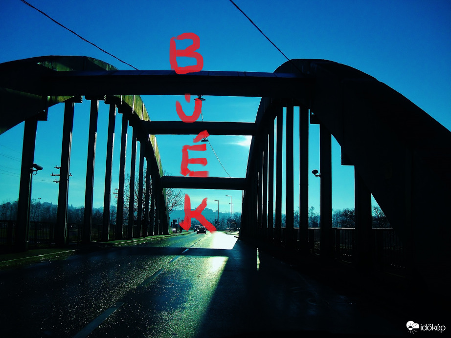 Át a hídon /irány a jövő év/ !