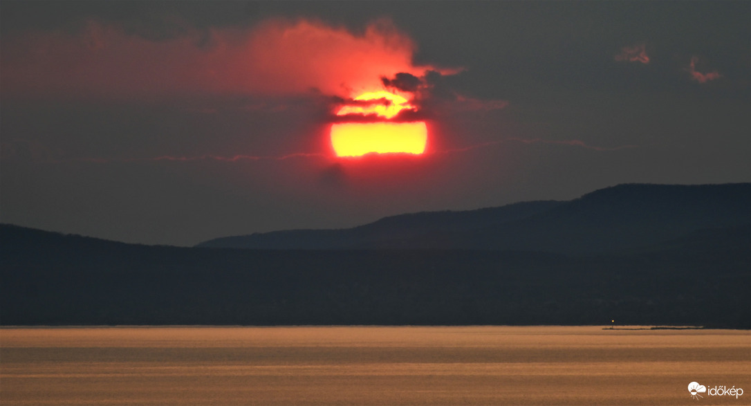 Nagypénteki alkony (bibliai fényekkel)
