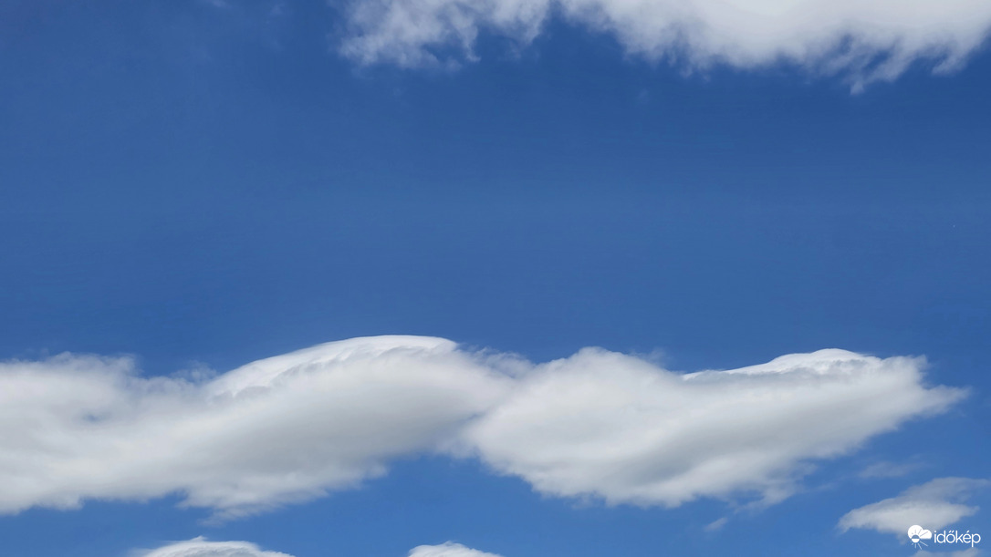 Altocumulus lenticularis