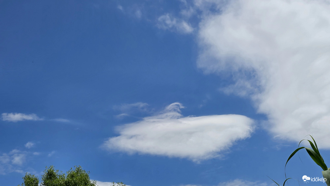 Altocumulus lenticularis