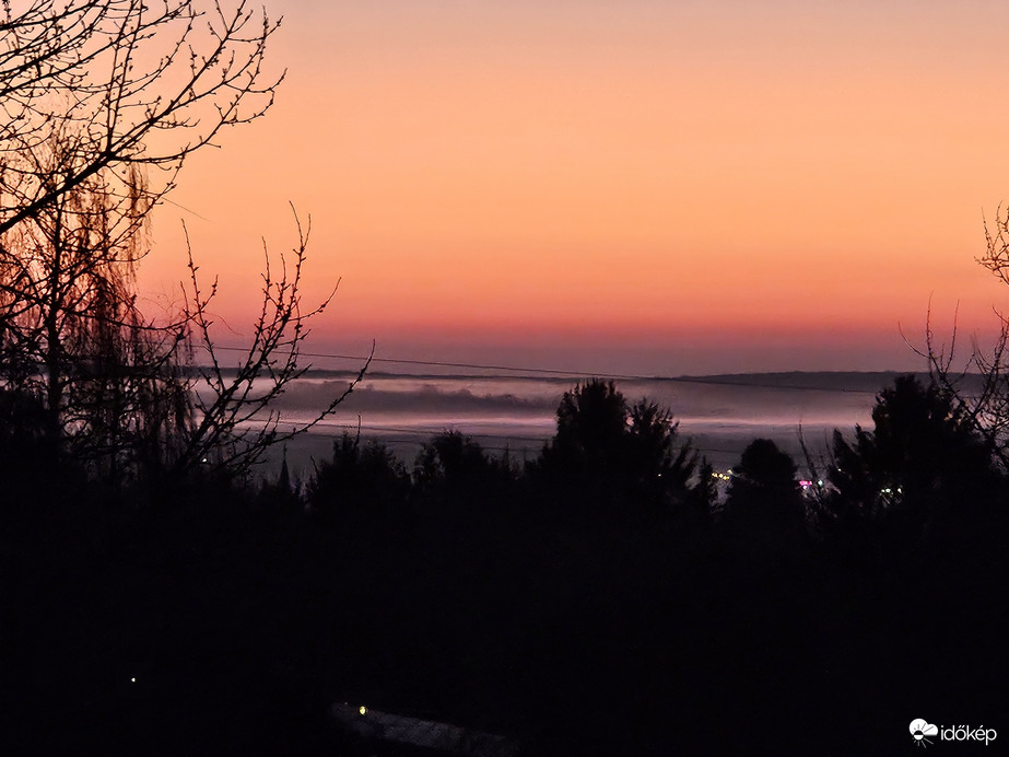 Derüs napfelkete az Alpokalján