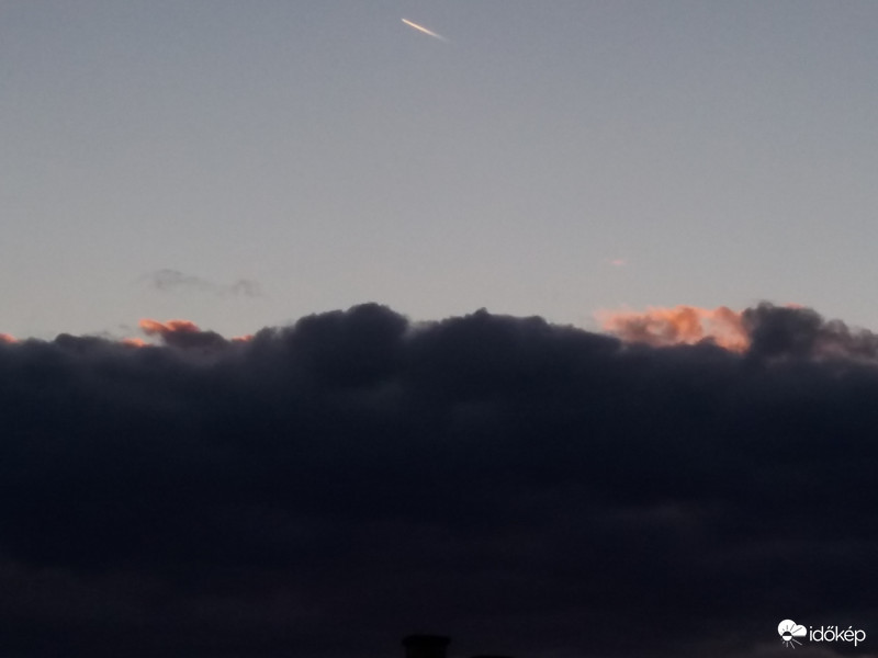 Repülés a pokol bugyra fölött...