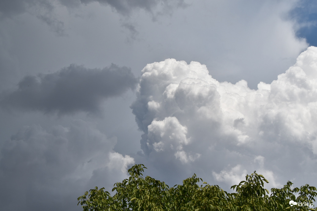 A felhők tornyosulnak