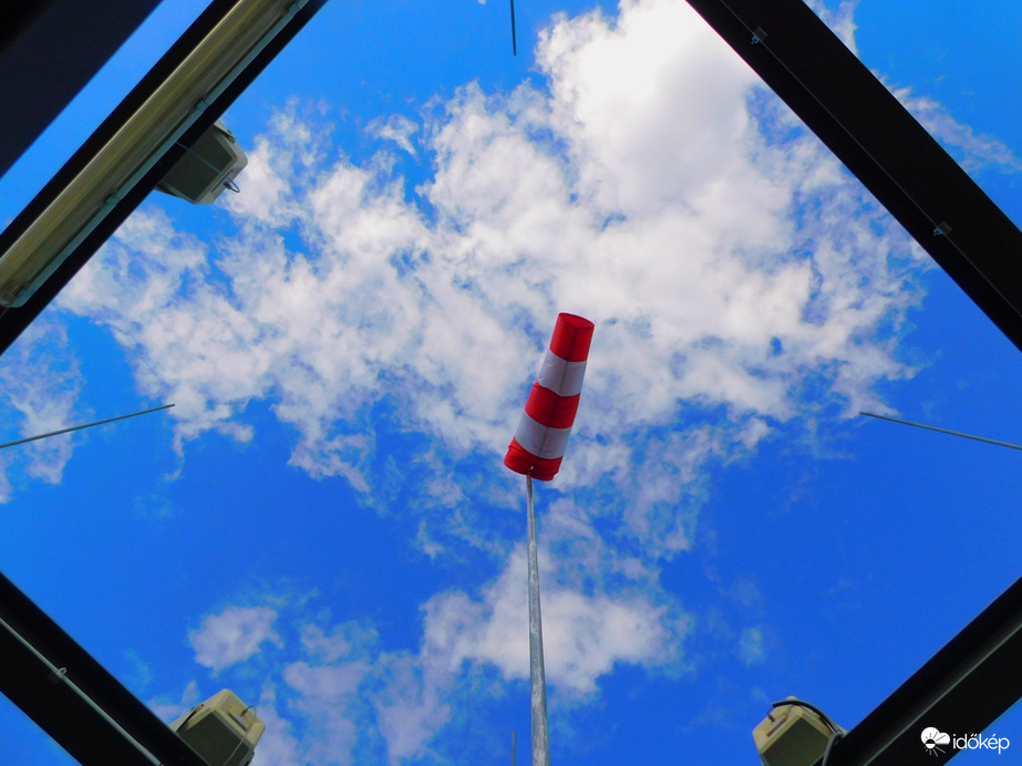 Szeles, hűvös, de napos idő