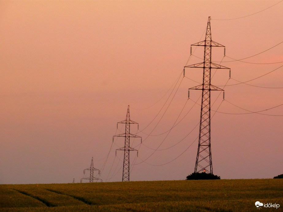 Nagyfeszültségű villanyoszlopok