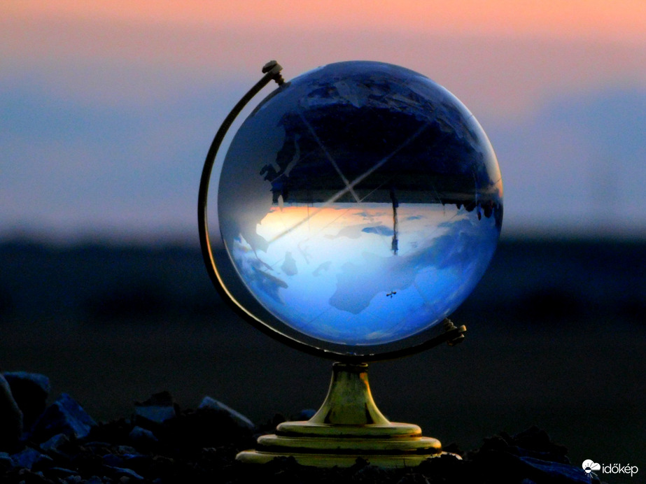 Üveg Földgömb 
