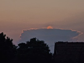 Távoli üllő