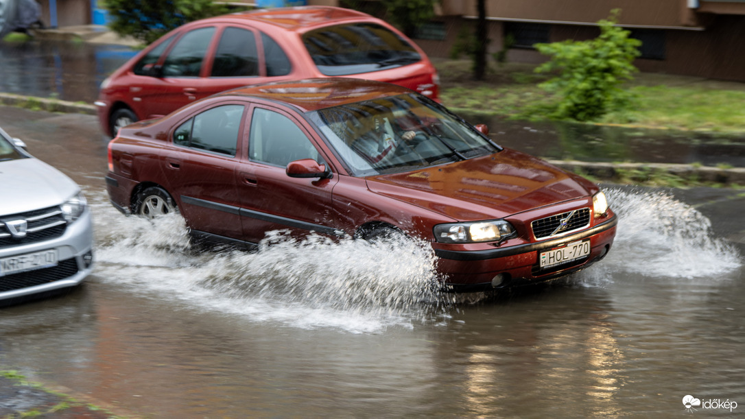 Kissé összegyűlt a víz