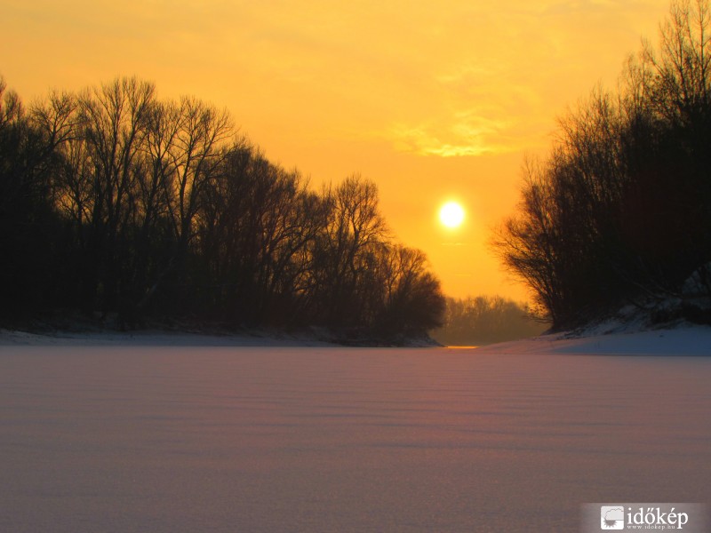 Befagyott a Rácalmási Duna holtág is
