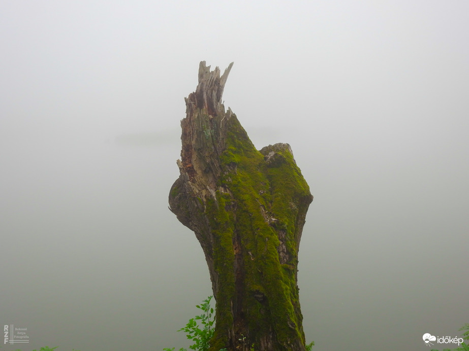 Homályos csend a tiszalöki Kis-Tiszánál