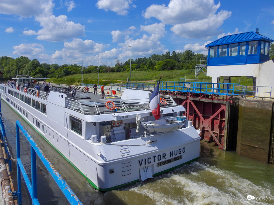 Victor Hugo elhagyta Tiszalököt, irány Strasbourg