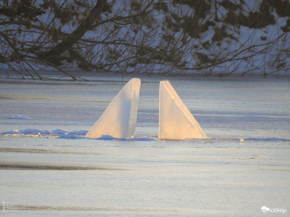 Amikor a jég elkezd mesélni: jégpókok, rianások, lékelés