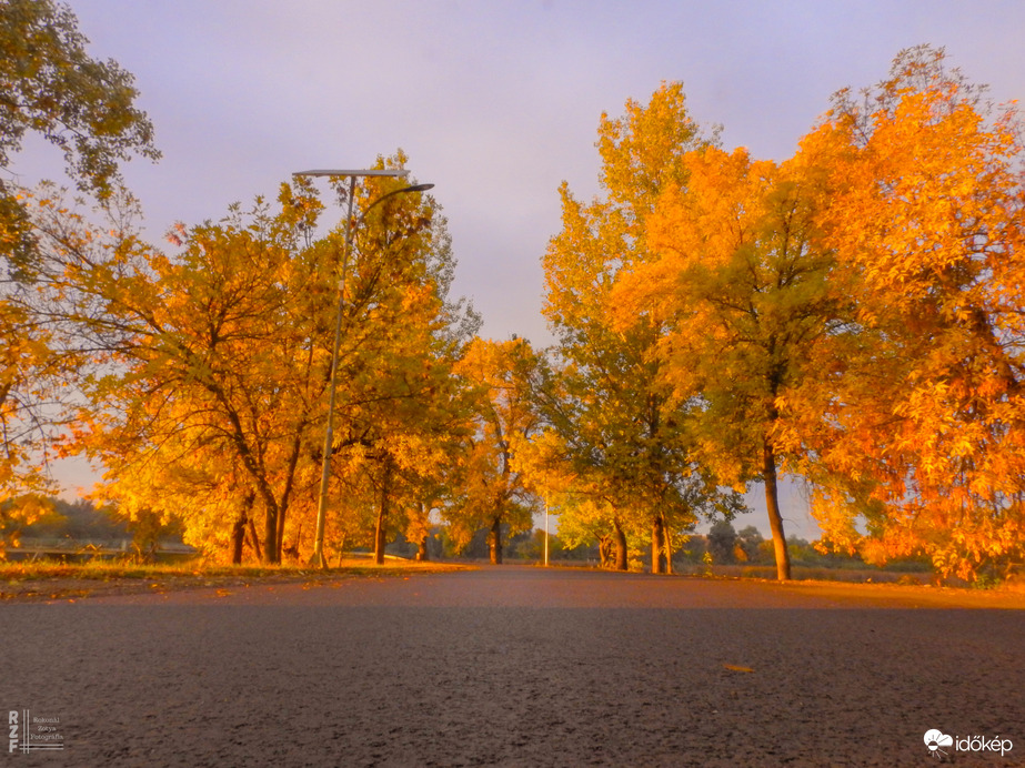 Ma esti csoda naplemente a tiszalöki Kis-Tiszán