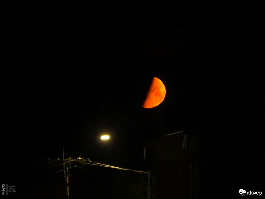 Mandarin Hold Tiszalök 