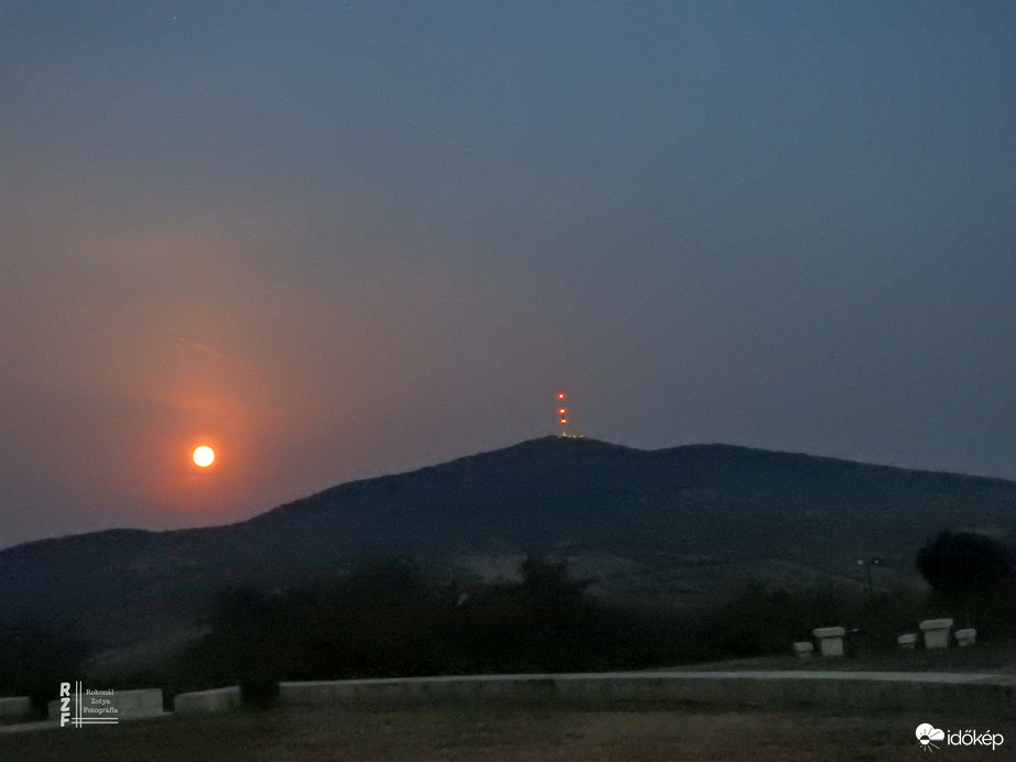 “Kék” szuperhold