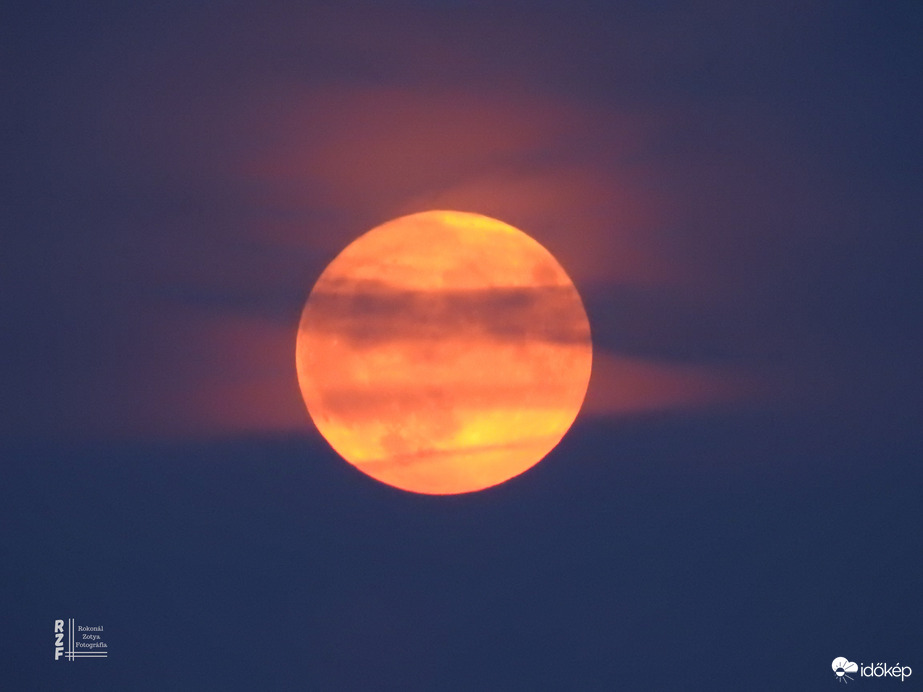 “Kék” szuperhold