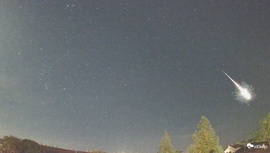 Látványos tűzgömb hétfő éjjel