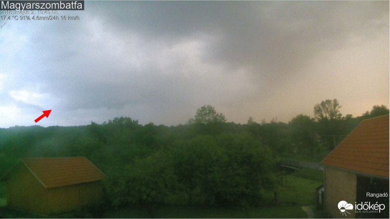 Falfelhő a magyarszombatfai kamerán (május 2.)