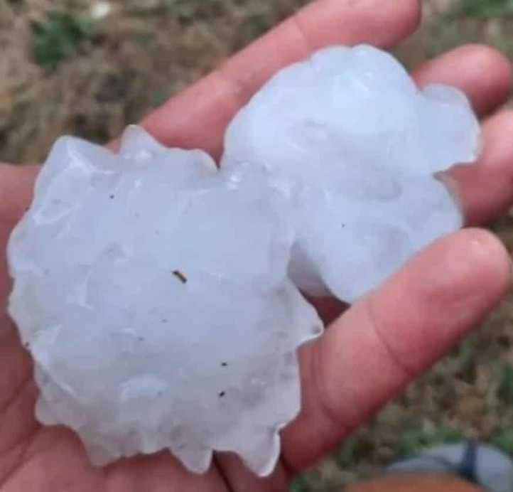 Károkozó jégeső Olaszországban (Fotó: Monia de Angelis / Facebook)