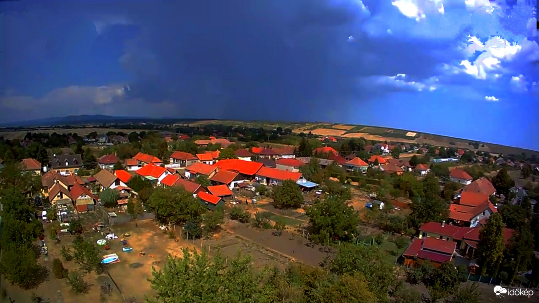 Mezőkövesd felé megy a vihar