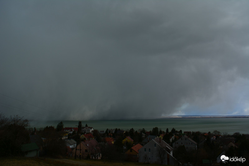 Hóförgeteg a Balatonon (1)