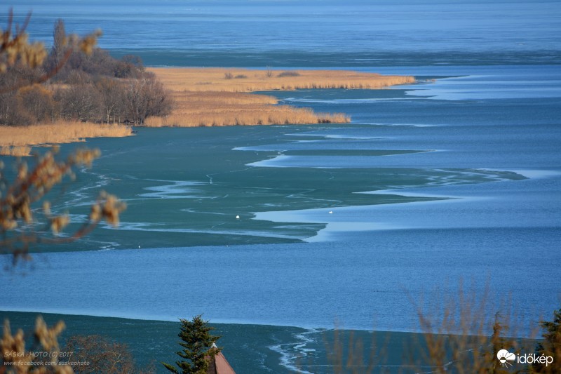 Olvad a balatoni jég